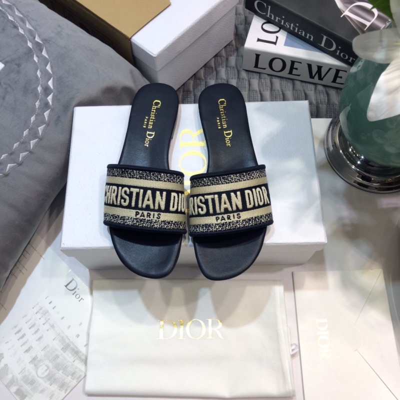 ch**an D*or slippers